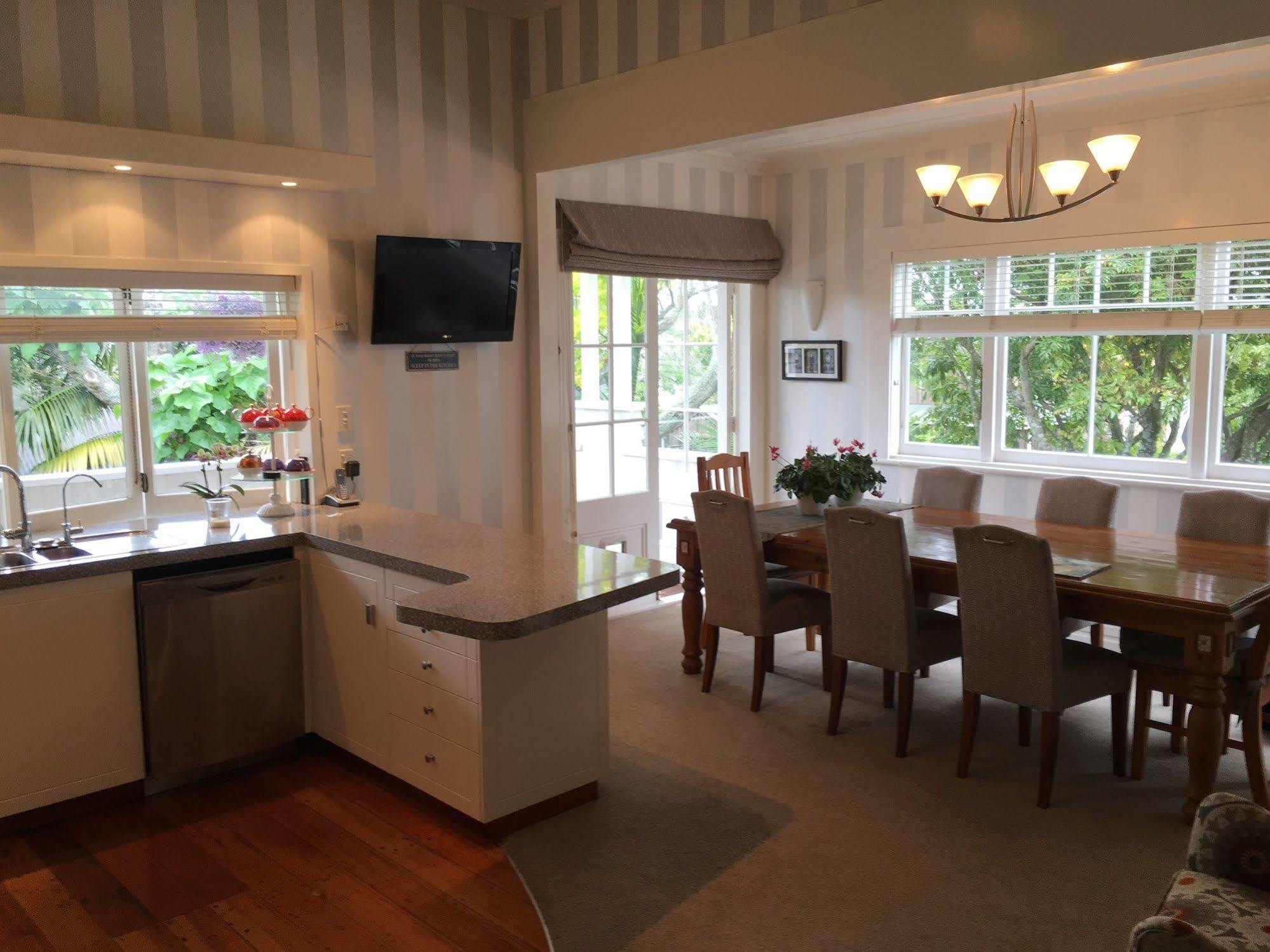 Eden Park Bed And Breakfast Inn Auckland Bagian luar foto